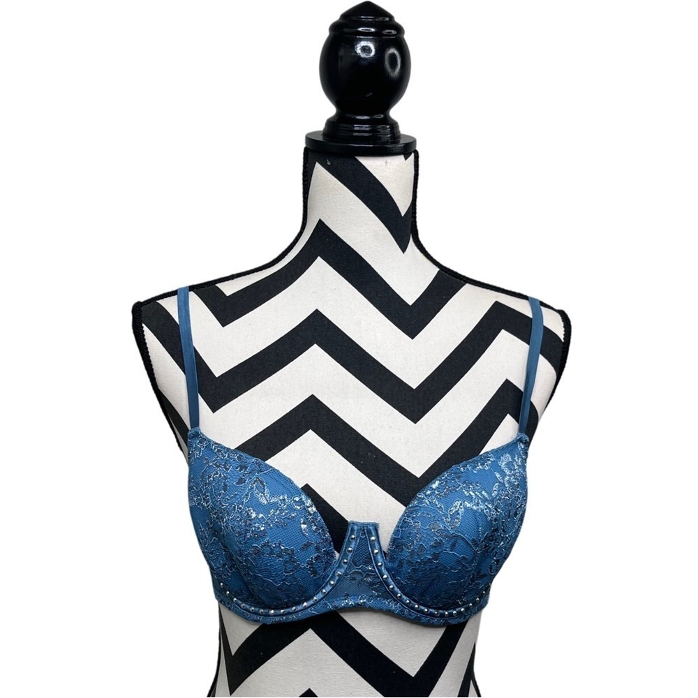 Victoria's Secret Very Sexy V Floral Foiled Lace Sz 32D Bra